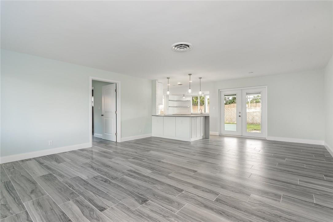 Eastway Park Sec 4 52-22 - Residential