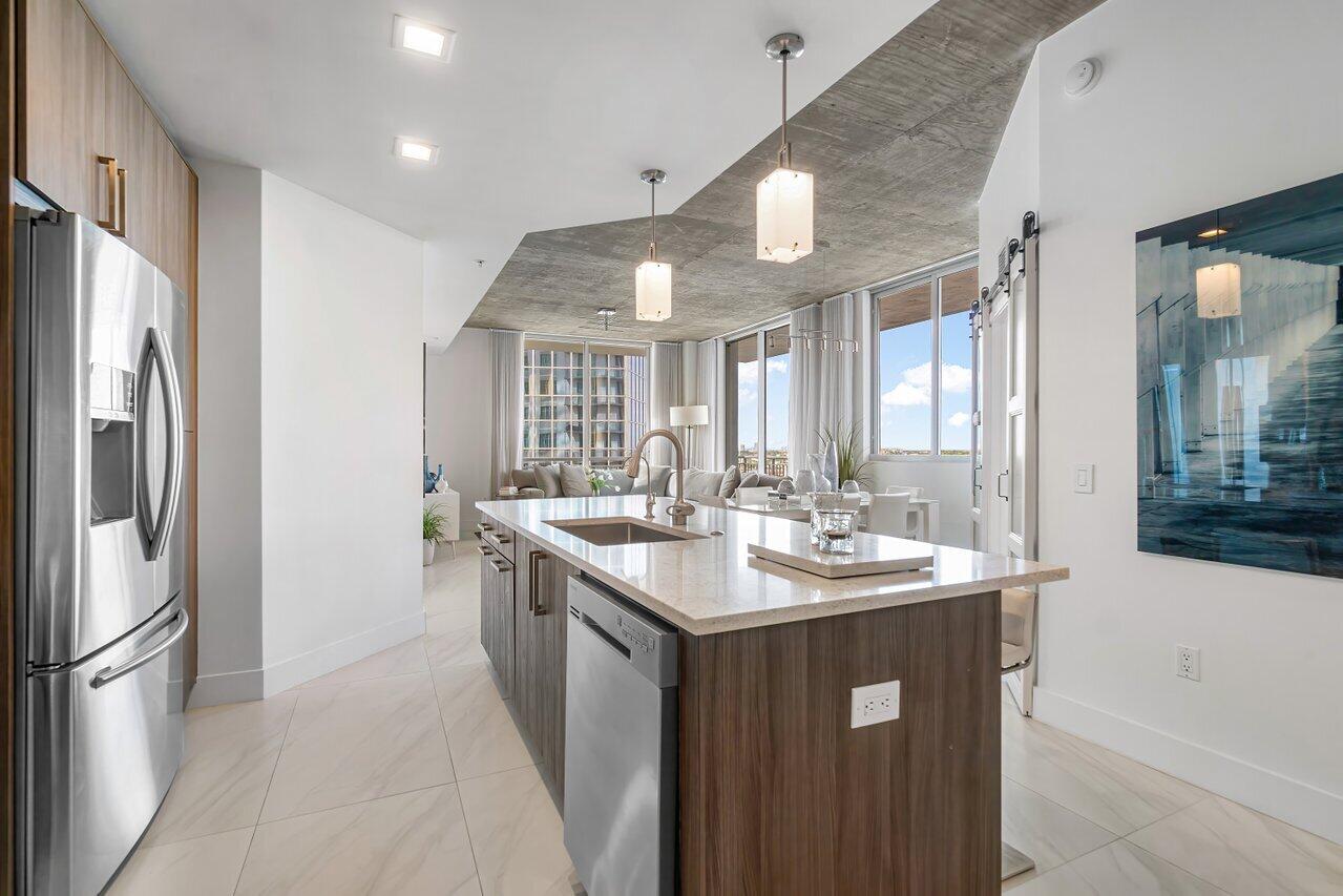 300 S AUSTRALIAN Avenue 805