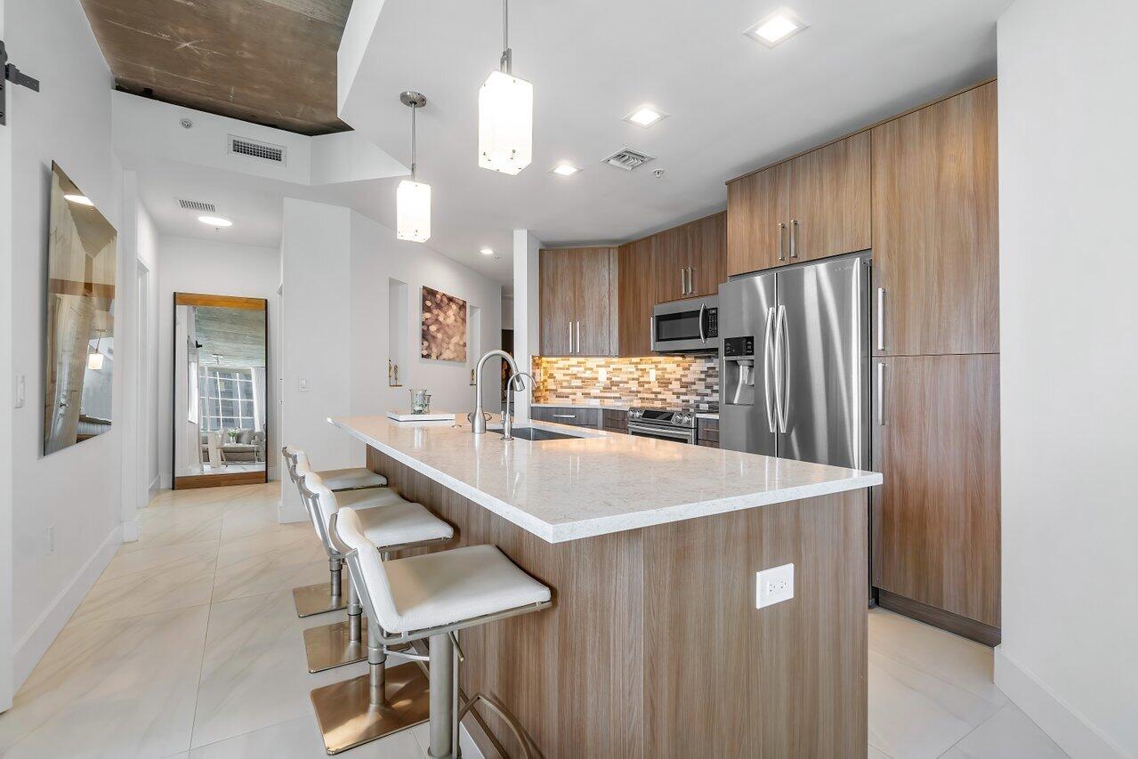 300 S AUSTRALIAN Avenue 805
