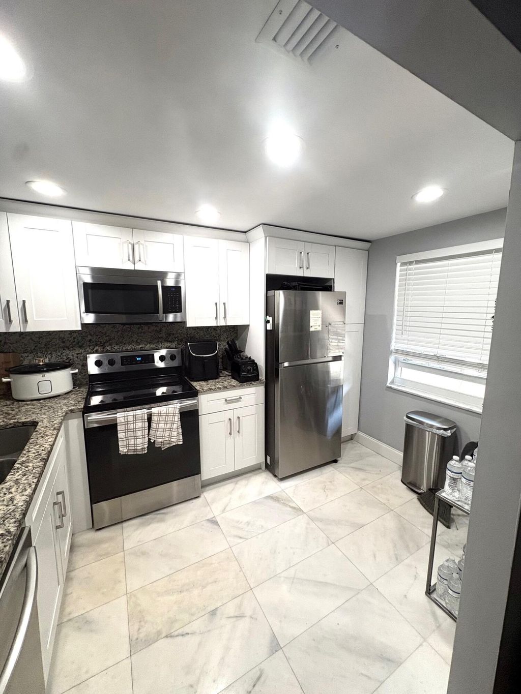 Photo of 605 Oaks Drive #304, Pompano Beach, FL 33069 (MLS # B26009858)