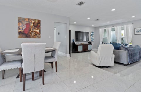 Tiny photo for 10476 NW 3rd Street, Plantation, FL 33324 (MLS # B26036069)