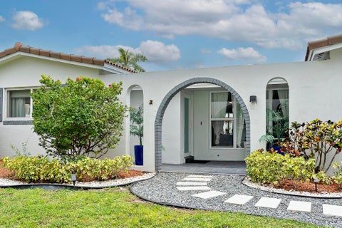 Tiny photo for 10476 NW 3rd Street, Plantation, FL 33324 (MLS # B26036069)