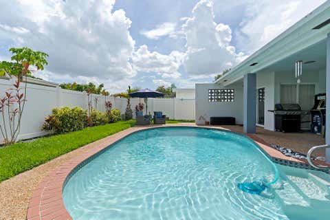 Tiny photo for 10476 NW 3rd Street, Plantation, FL 33324 (MLS # B26036069)