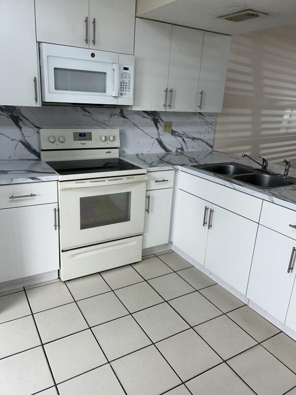 Carmel Twnhms Condo - Residential Lease