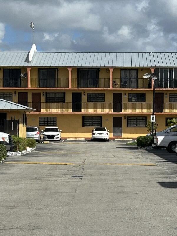 Carmel Twnhms Condo - Residential Lease