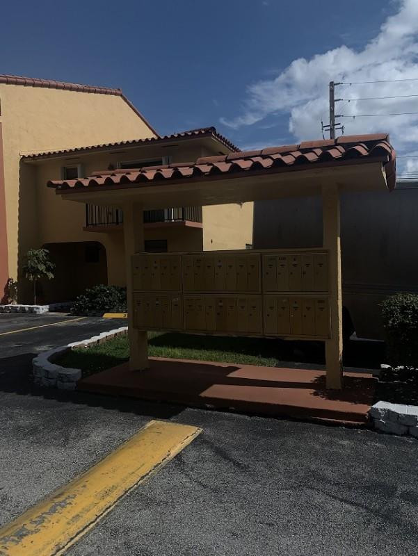 Carmel Twnhms Condo - Residential Lease