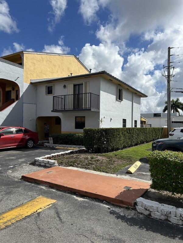 Carmel Twnhms Condo - Residential Lease