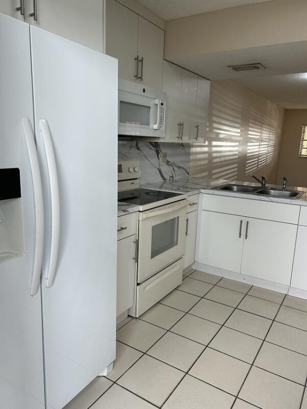 Carmel Twnhms Condo - Residential Lease