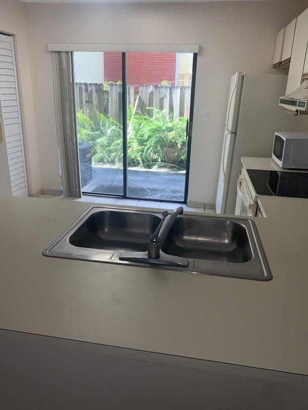 Carmel Twnhms Condo - Residential Lease