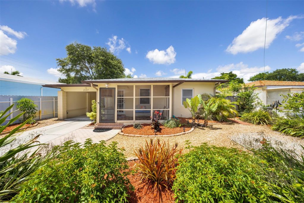 Photo of 237 SW 20th Street, Fort Lauderdale, FL 33315 (MLS # F10504234)