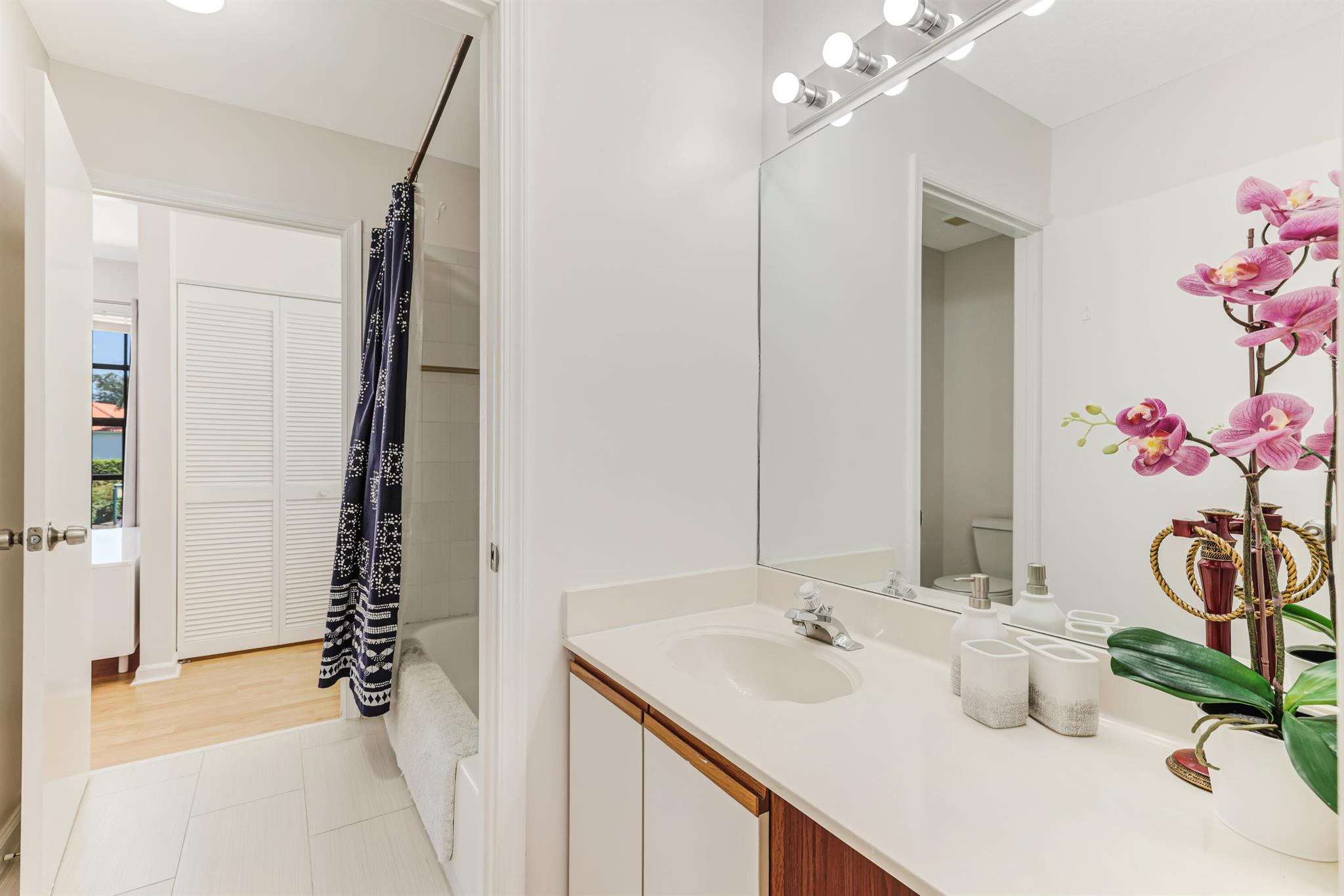 WELLINGTON OF WELLINGTON - Residential