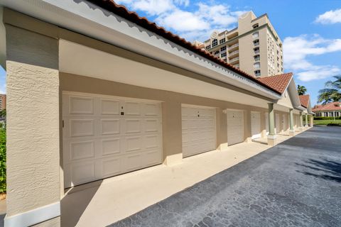 A home in Hutchinson Island