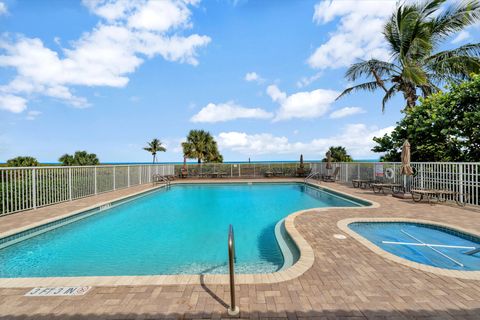 A home in Hutchinson Island