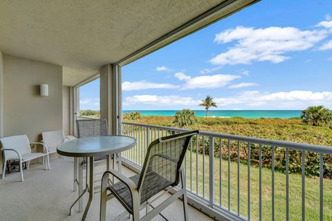 A home in Hutchinson Island