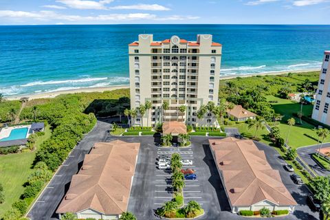 A home in Hutchinson Island