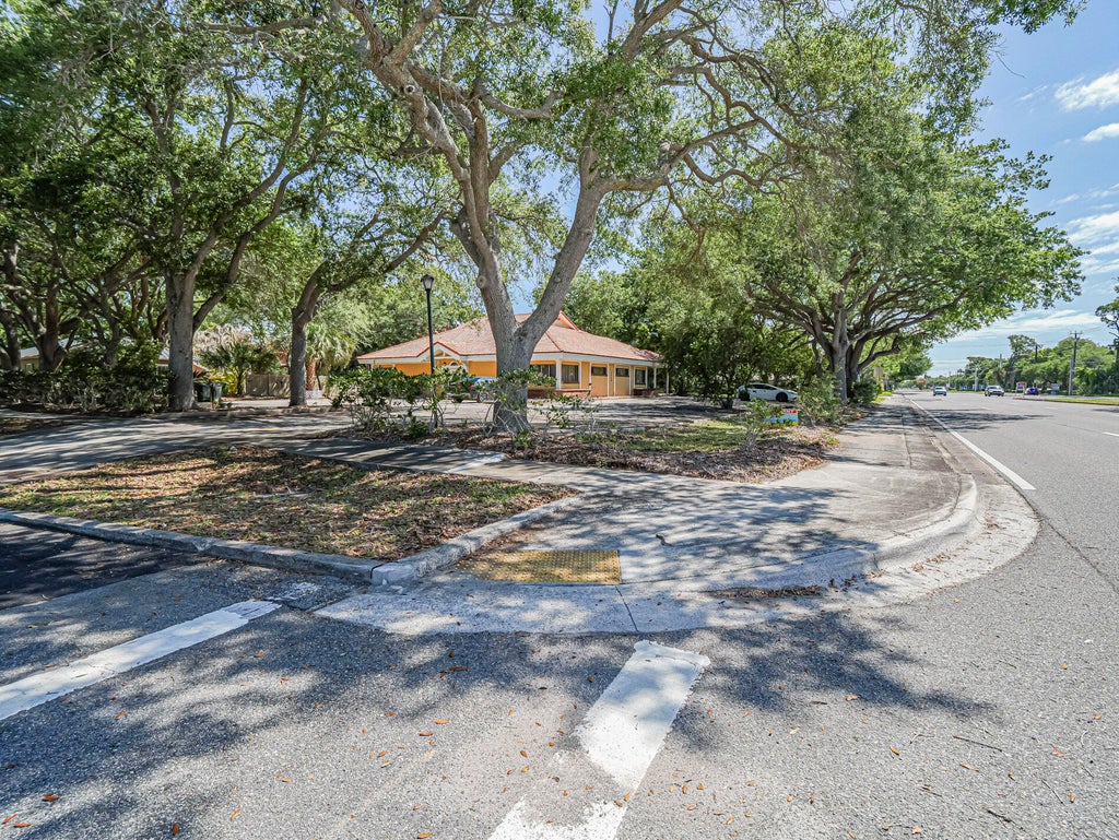 Photo of 3660 20th Street, Vero Beach, FL 32960 (MLS # R11145113)