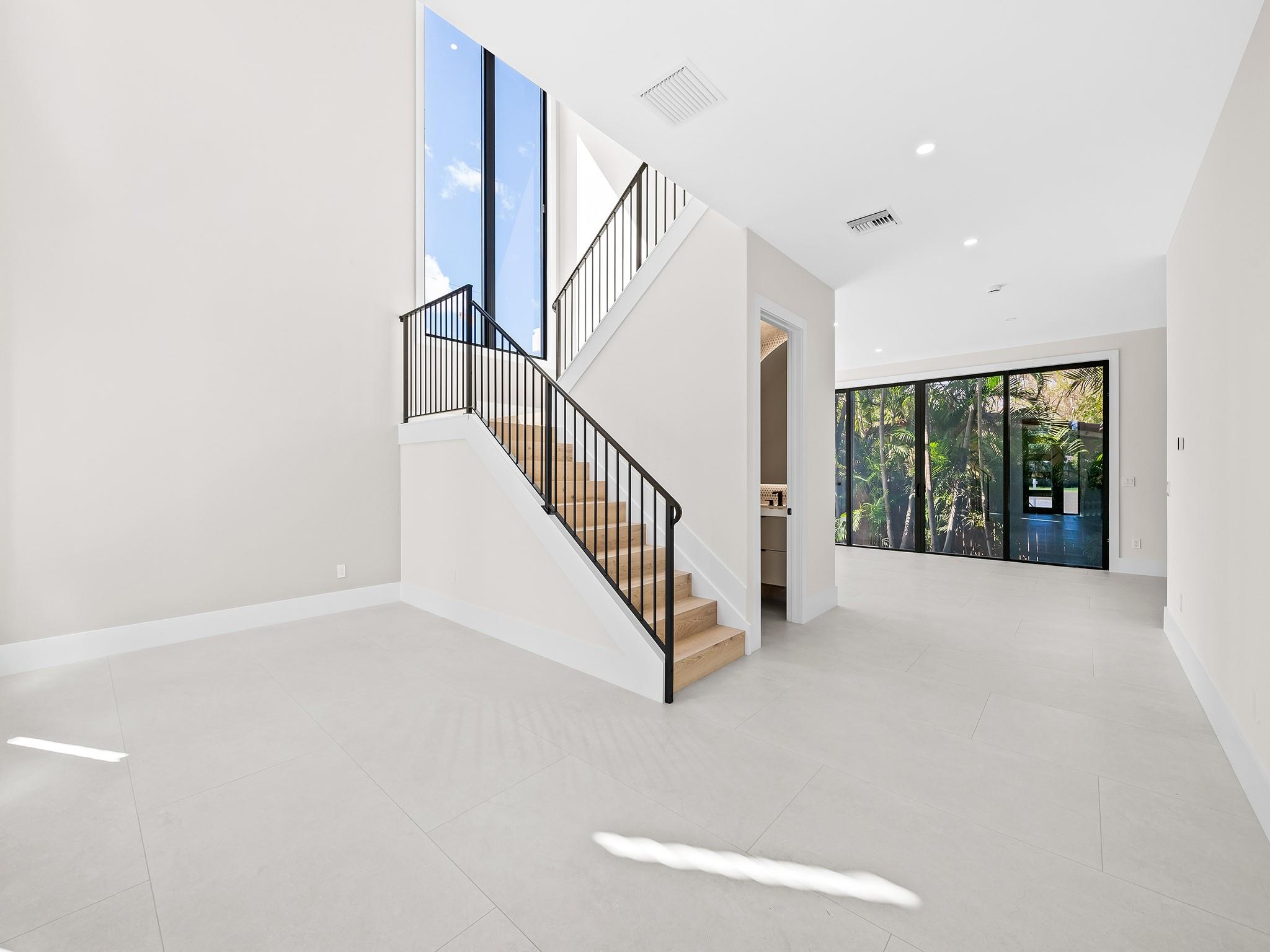 1401 NE 16th Ave