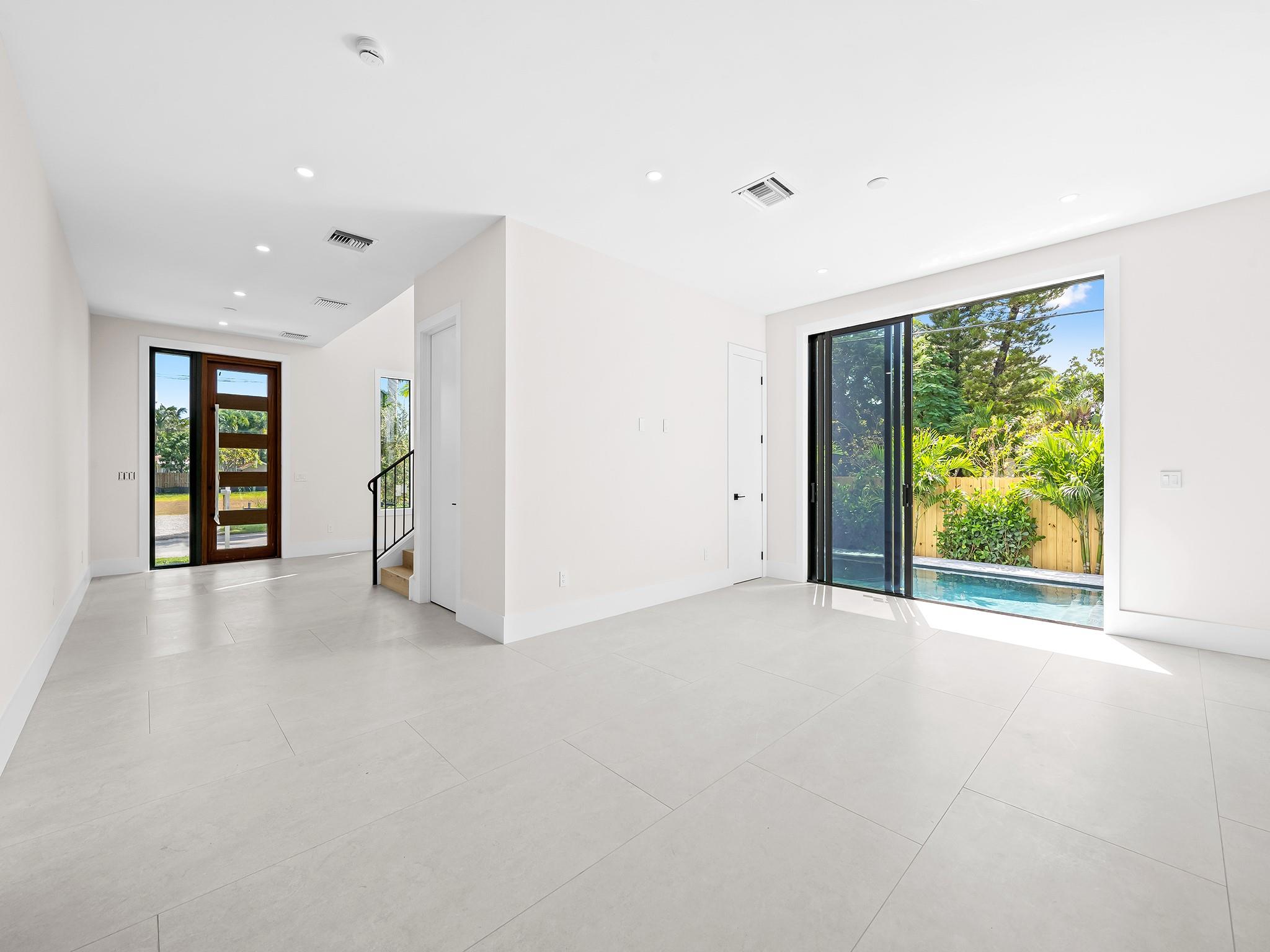 1401 NE 16th Ave