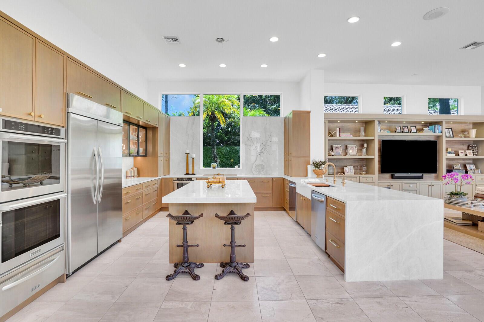 LONG LAKE ESTATES - Residential