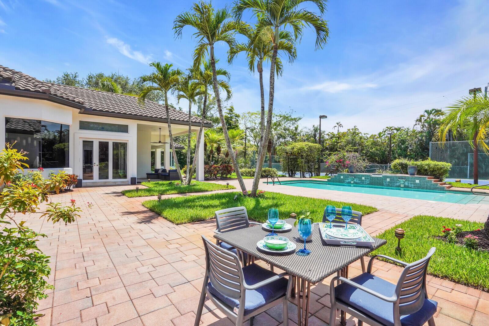 LONG LAKE ESTATES - Residential