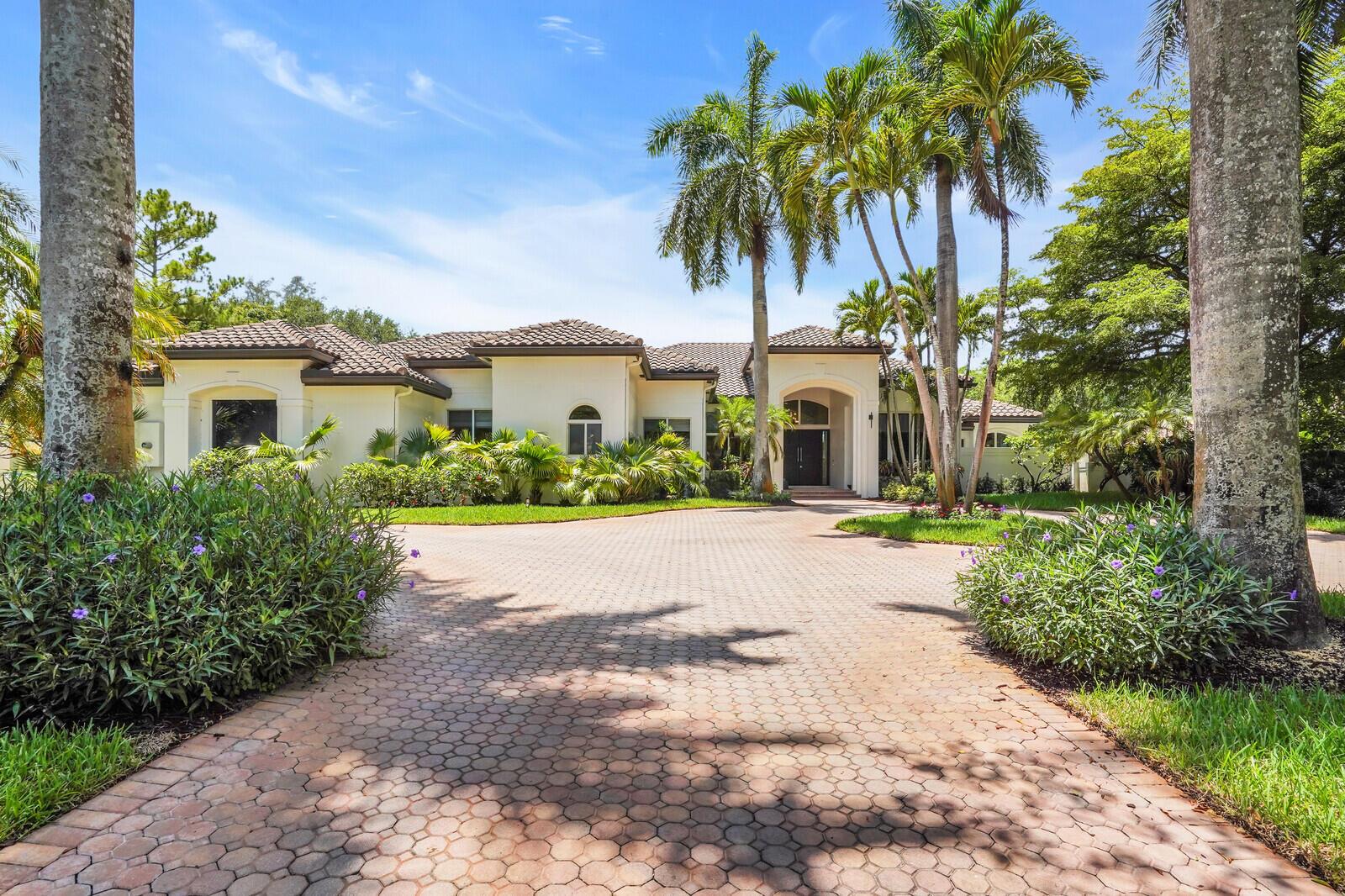 LONG LAKE ESTATES - Residential