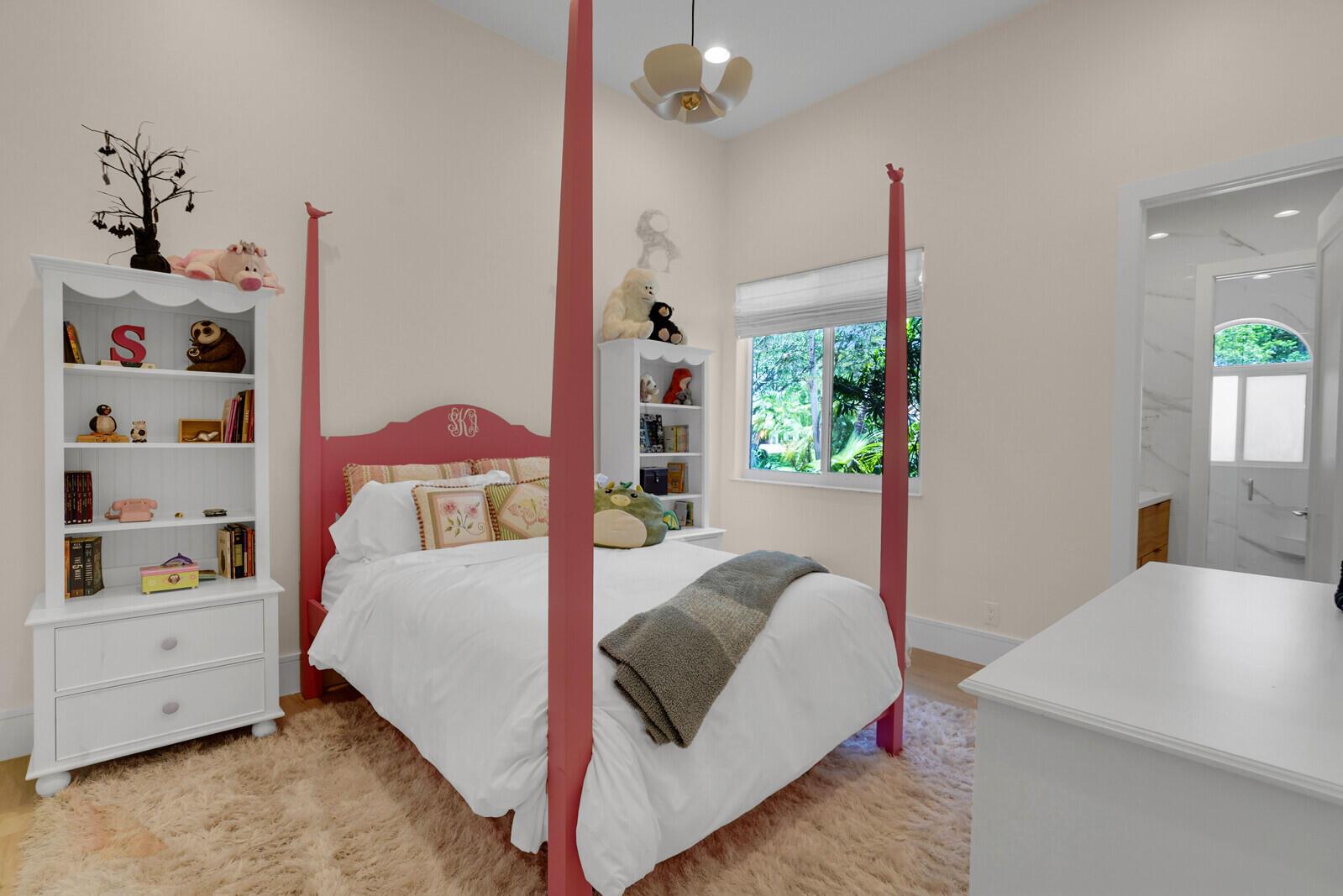 LONG LAKE ESTATES - Residential