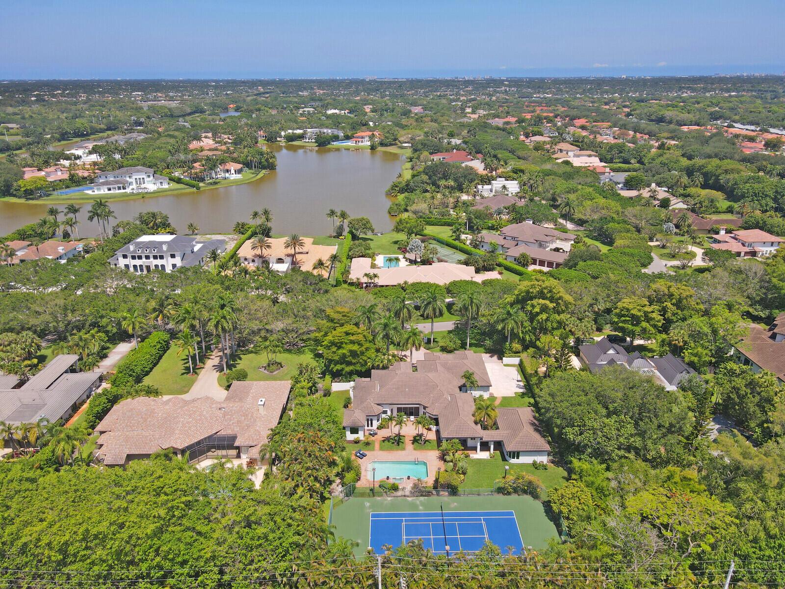 LONG LAKE ESTATES - Residential