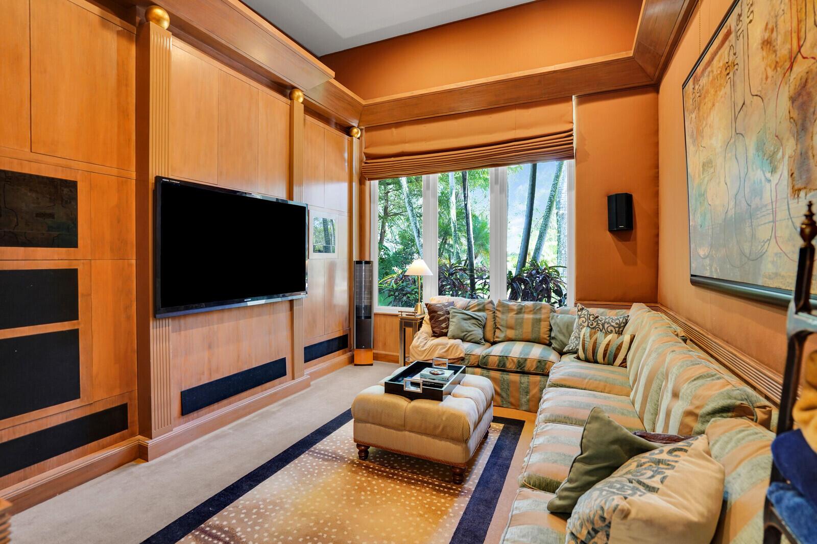 LONG LAKE ESTATES - Residential