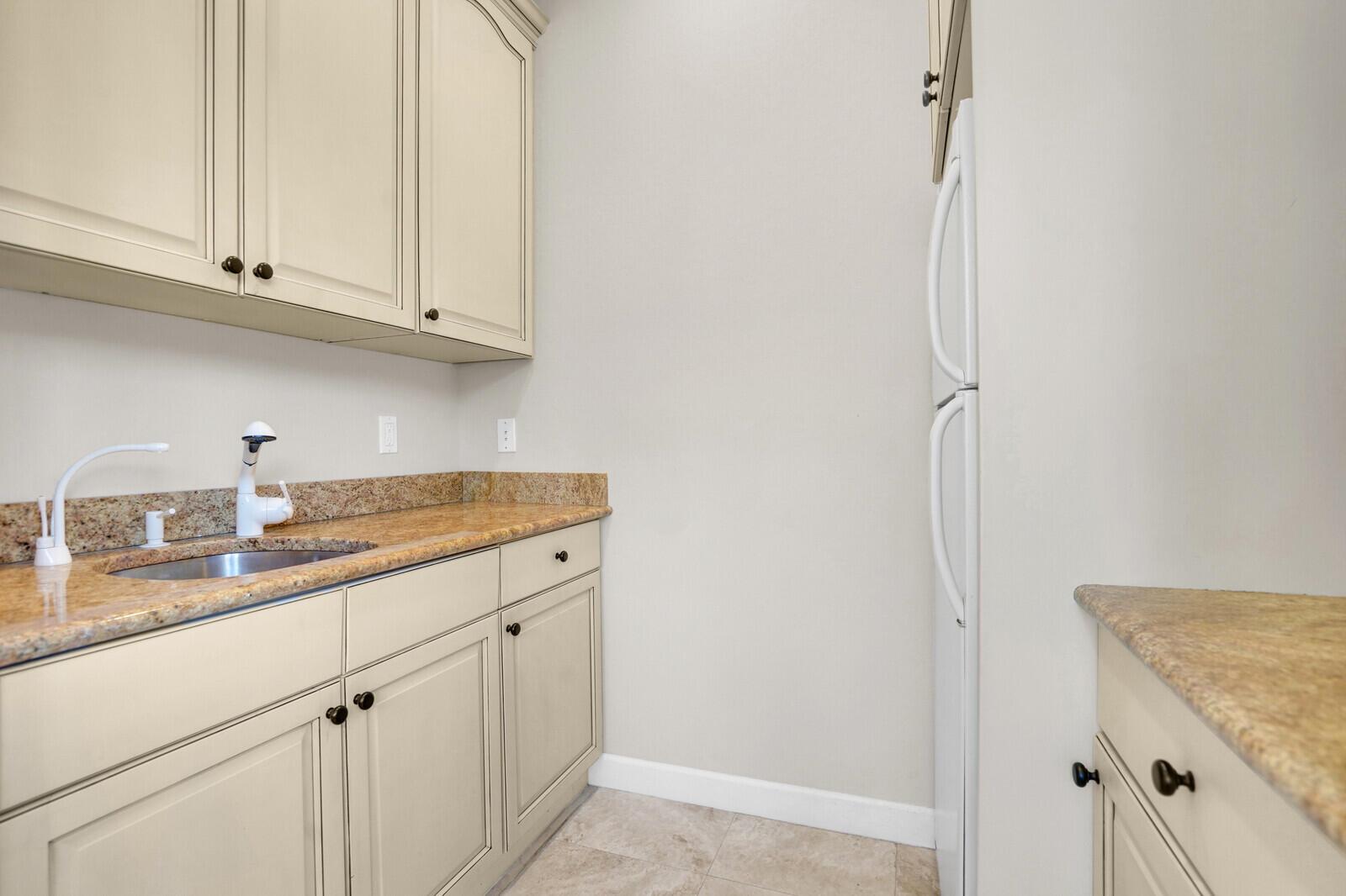 LONG LAKE ESTATES - Residential