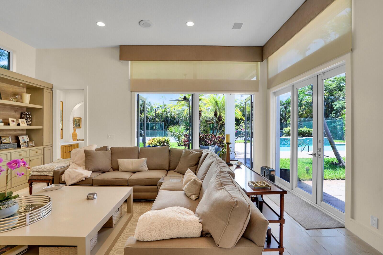 LONG LAKE ESTATES - Residential