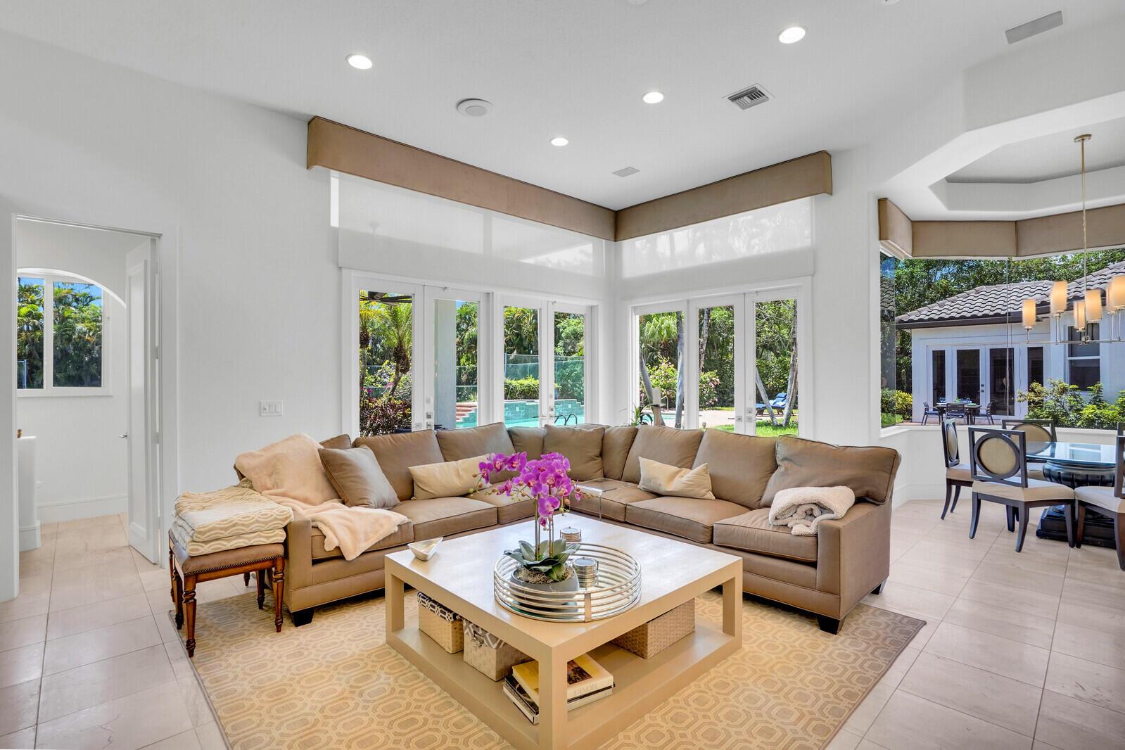 LONG LAKE ESTATES - Residential