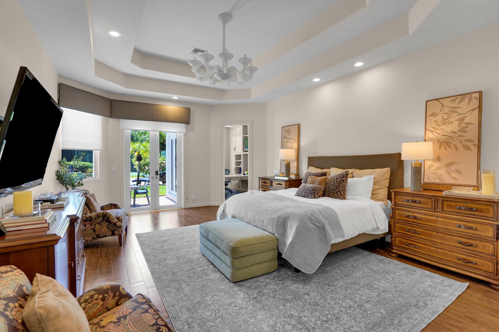 LONG LAKE ESTATES - Residential