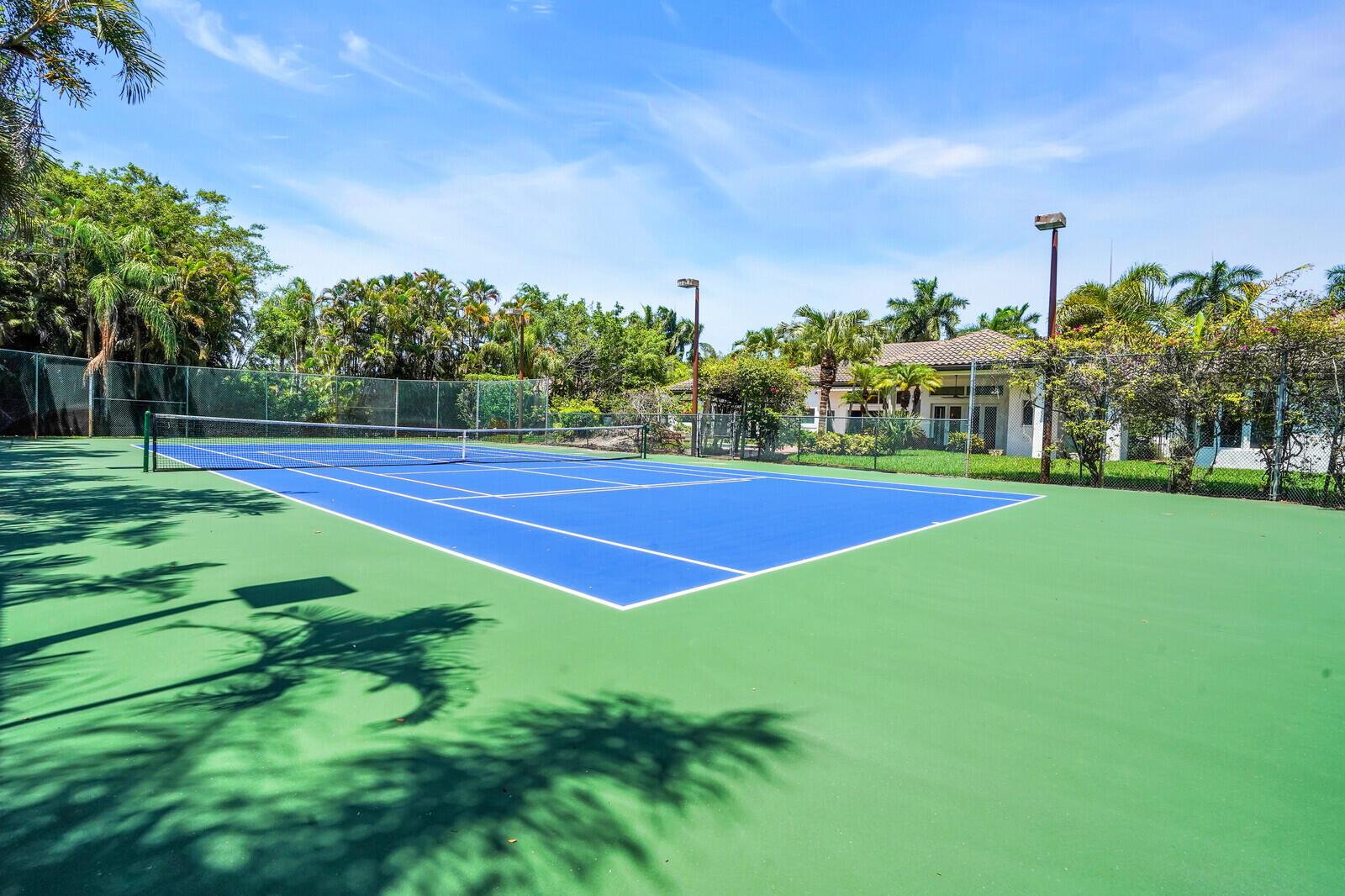 LONG LAKE ESTATES - Residential