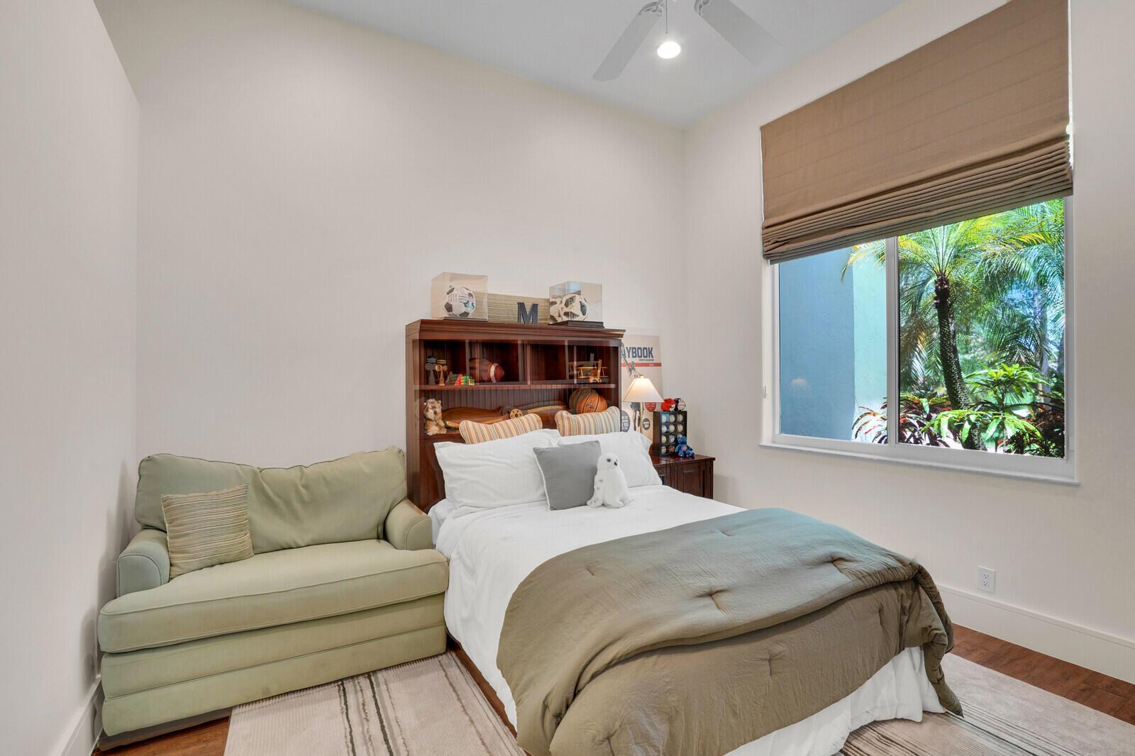 LONG LAKE ESTATES - Residential