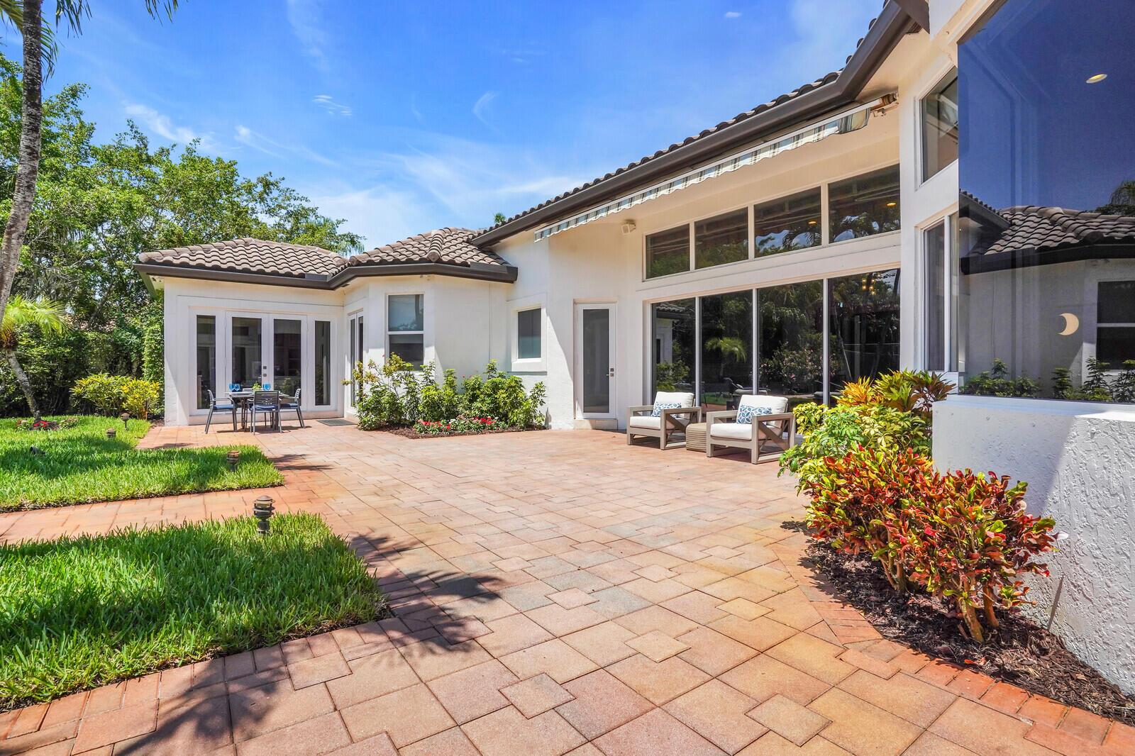 LONG LAKE ESTATES - Residential