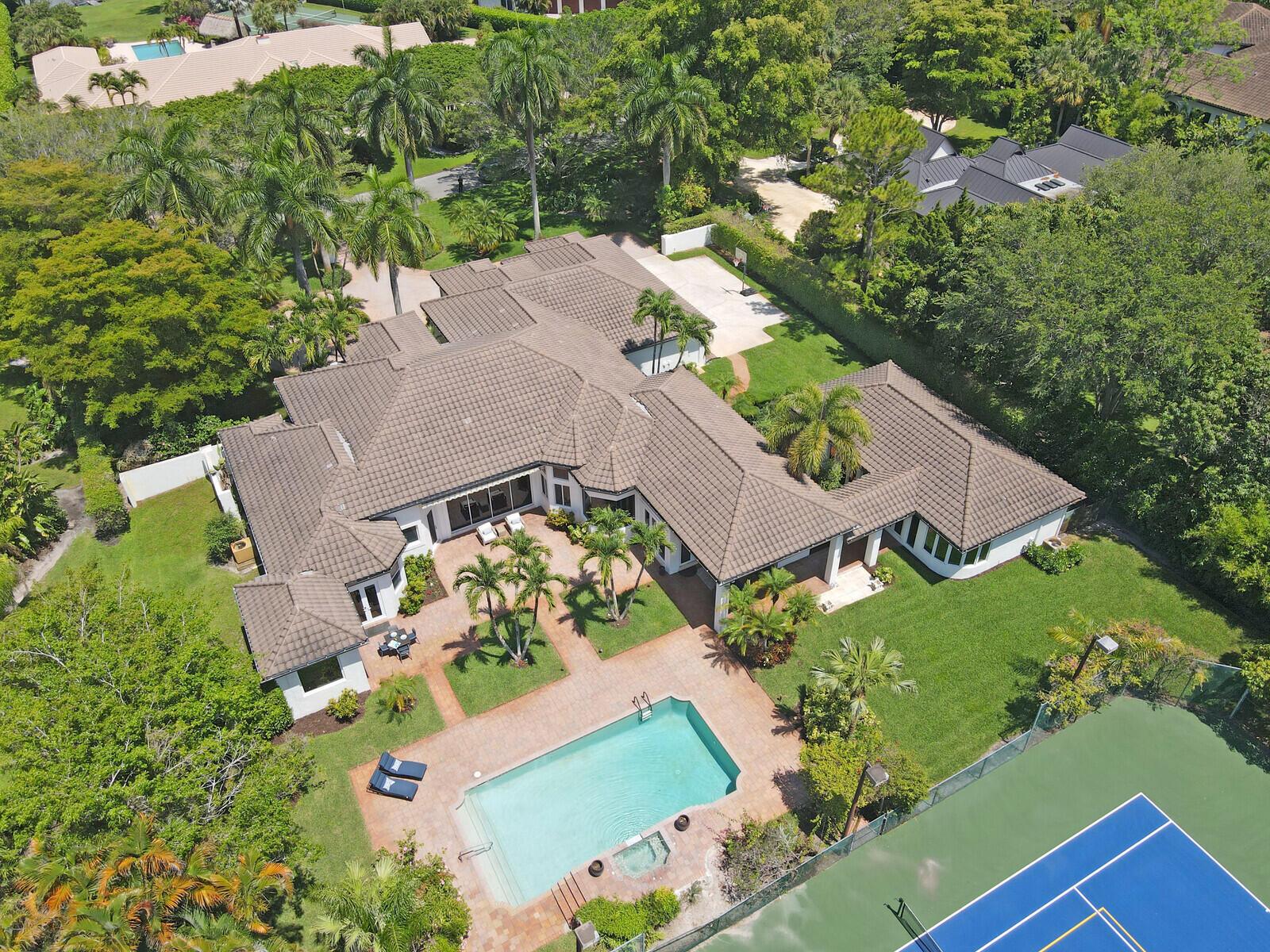 LONG LAKE ESTATES - Residential