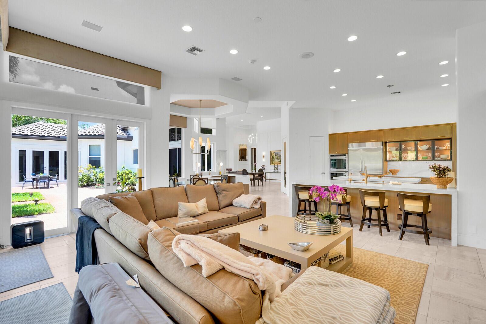 LONG LAKE ESTATES - Residential