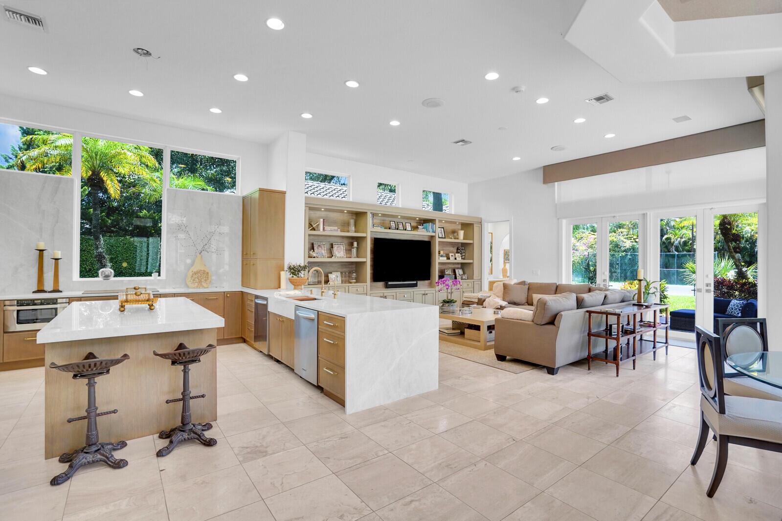 LONG LAKE ESTATES - Residential