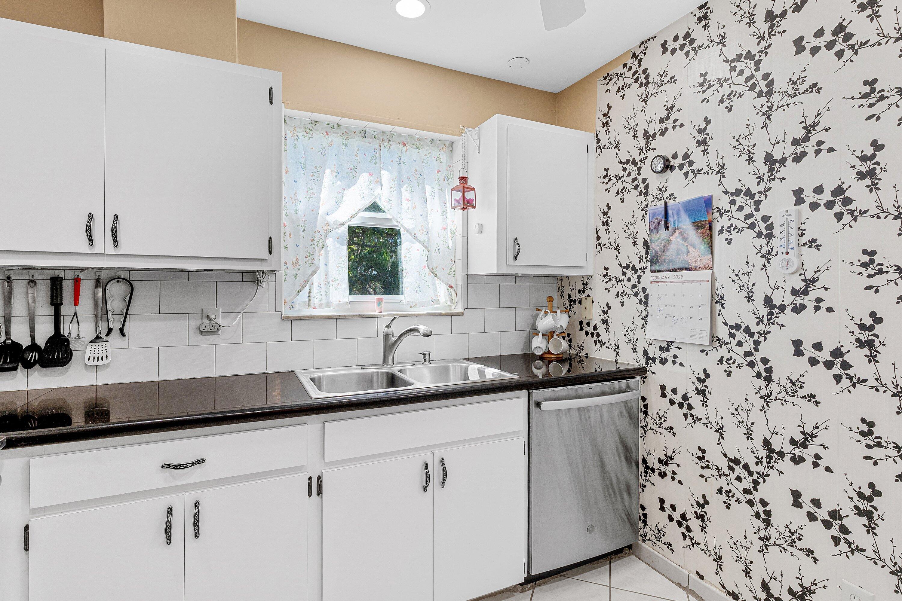 BOUNDBROOK CONDO S - Residential