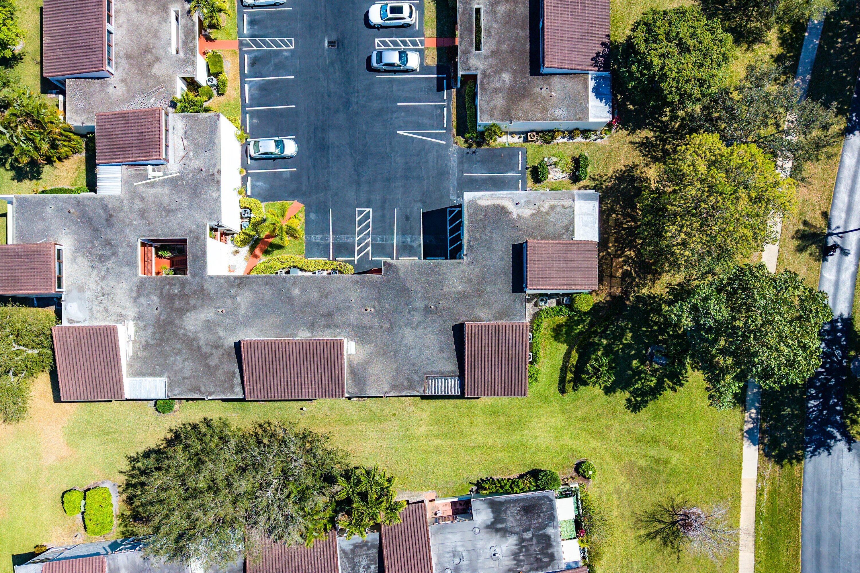 BOUNDBROOK CONDO S - Residential