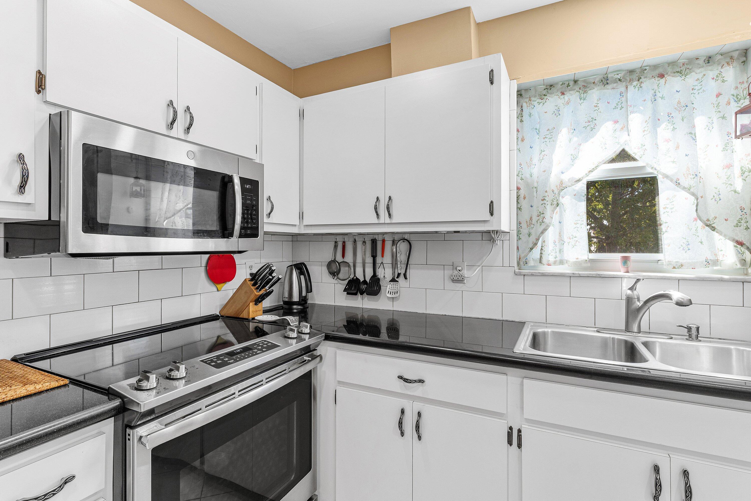 BOUNDBROOK CONDO S - Residential