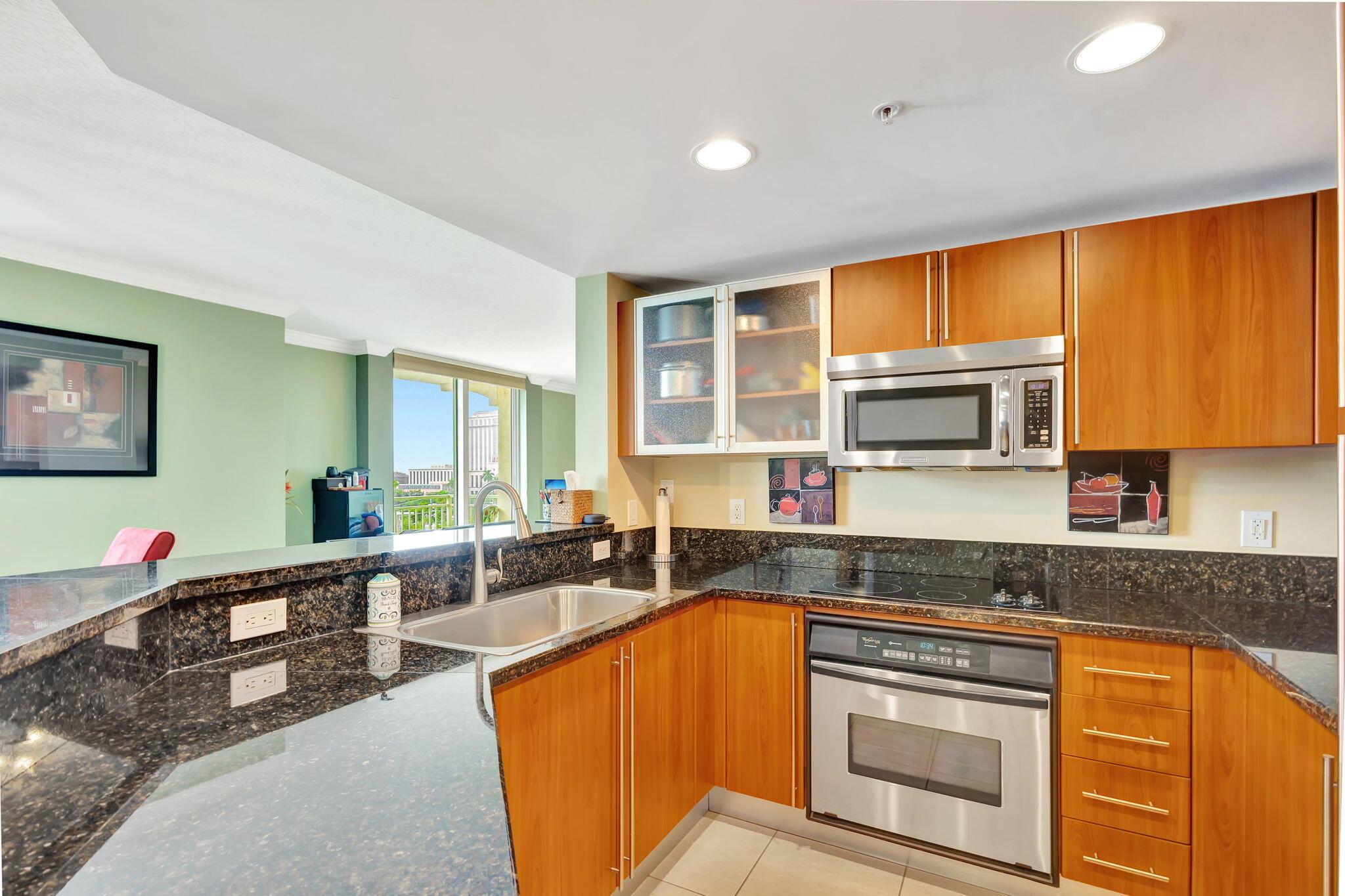 610 CLEMATIS CONDO - Residential