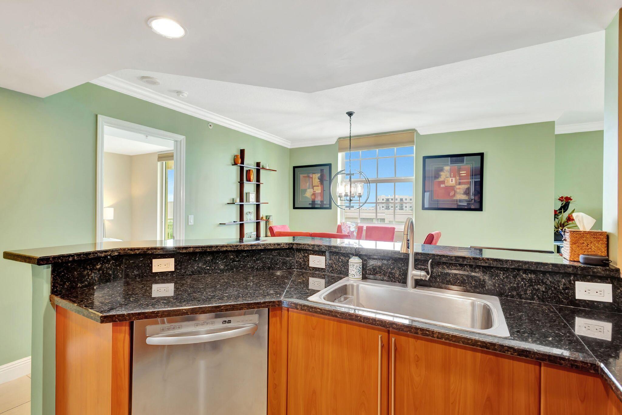 610 CLEMATIS CONDO - Residential