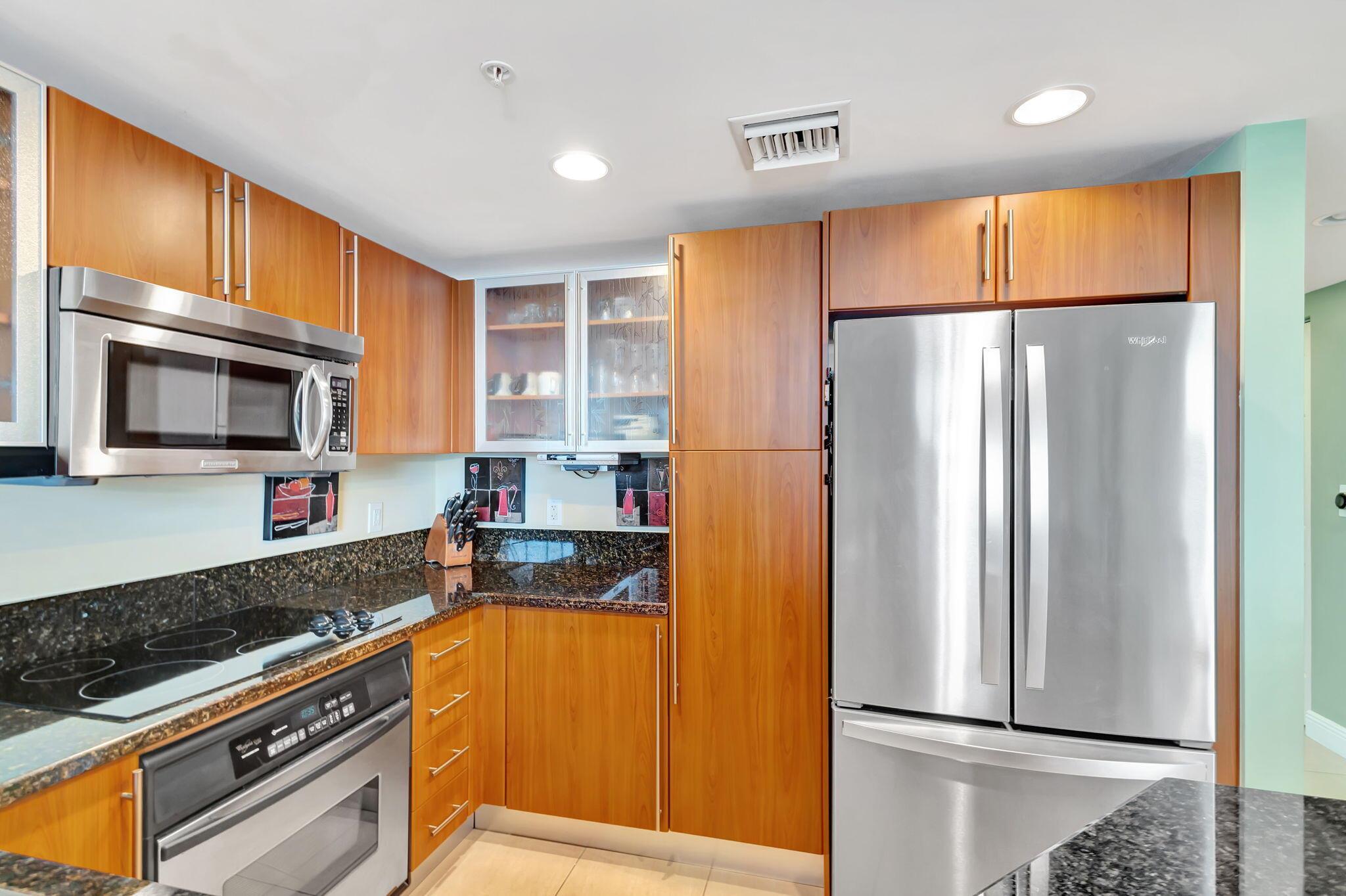 610 CLEMATIS CONDO - Residential