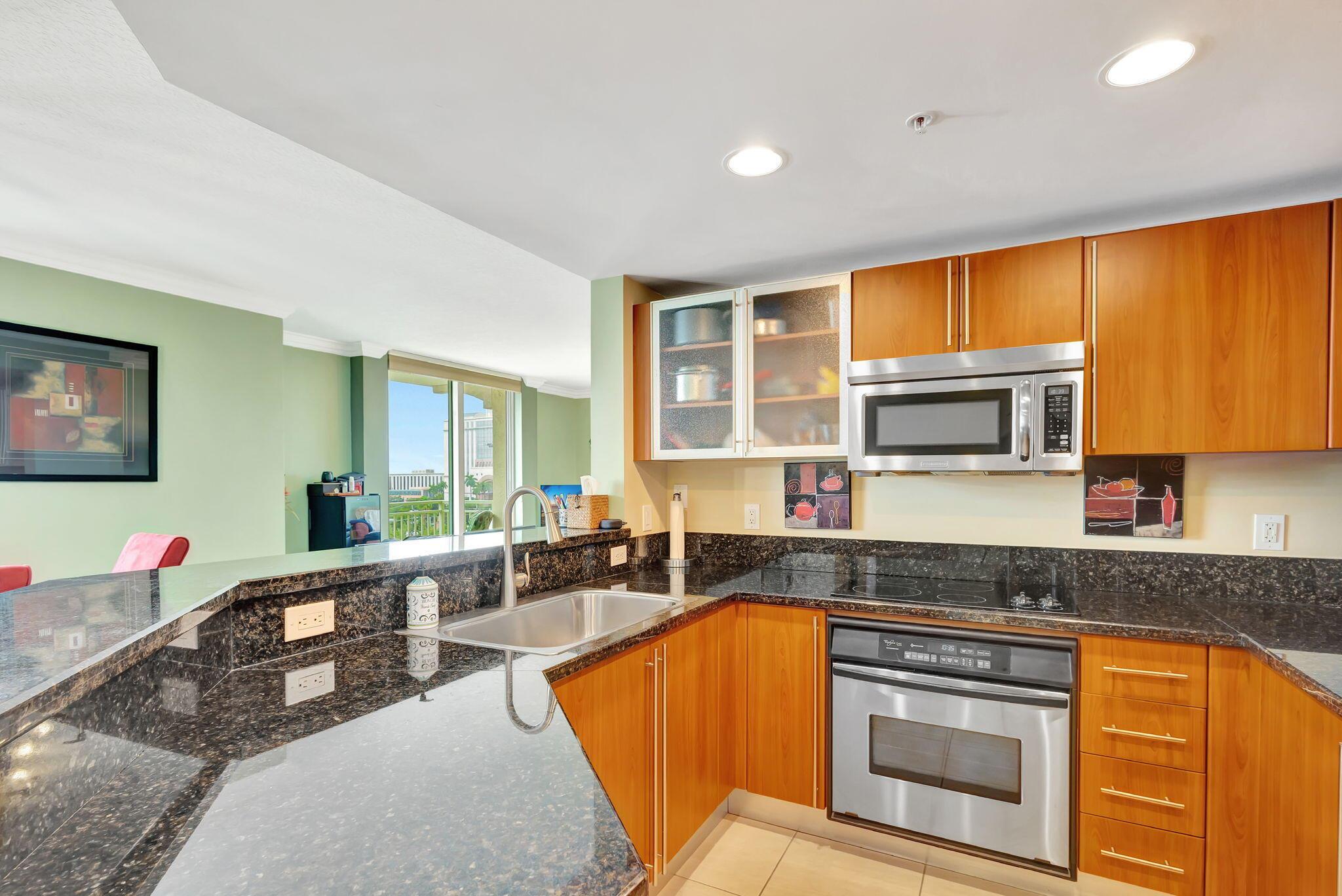610 CLEMATIS CONDO - Residential