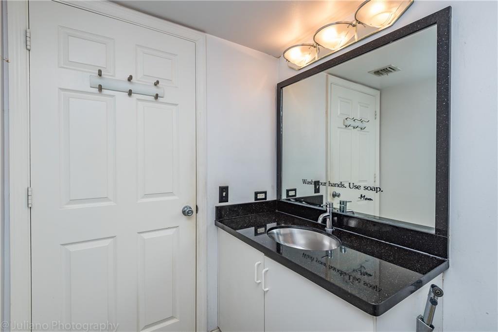 EVERGREEN LAKES - Residential