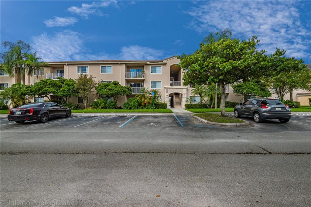 EVERGREEN LAKES - Residential