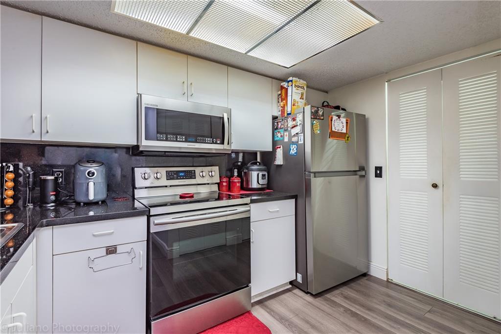 EVERGREEN LAKES - Residential