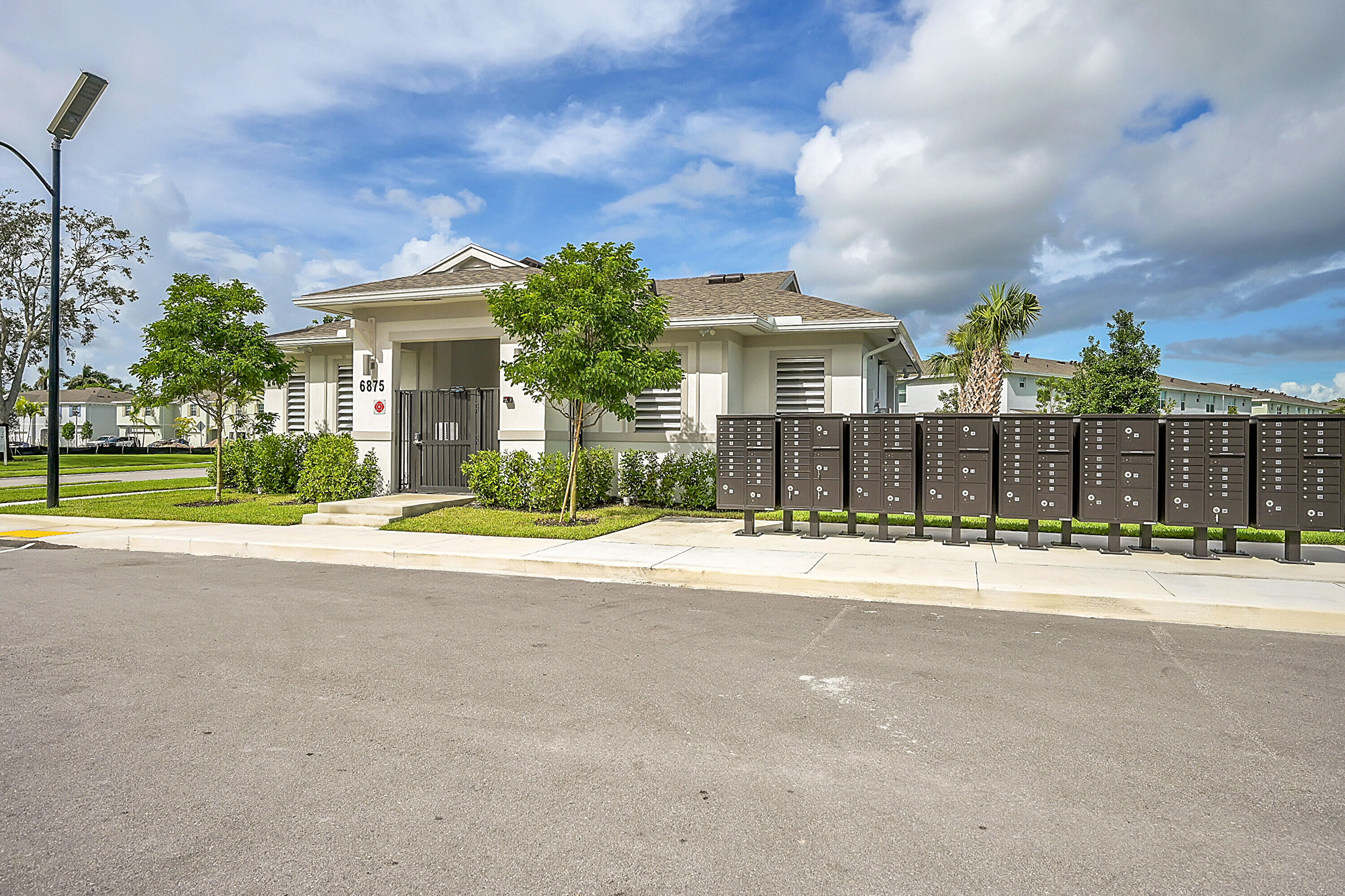 LAKESHORE AT THE FOUNTAINS REPLAT - Residential Lease