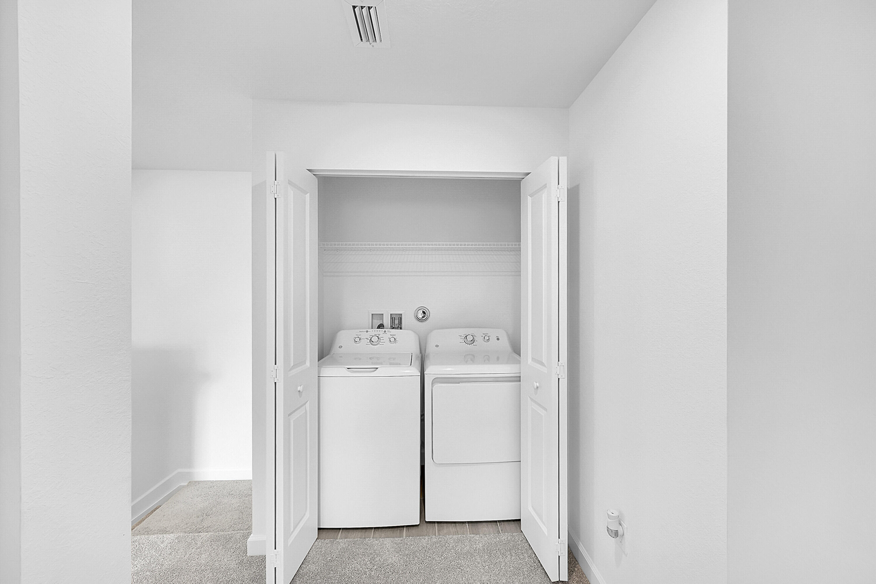 LAKESHORE AT THE FOUNTAINS REPLAT - Residential Lease